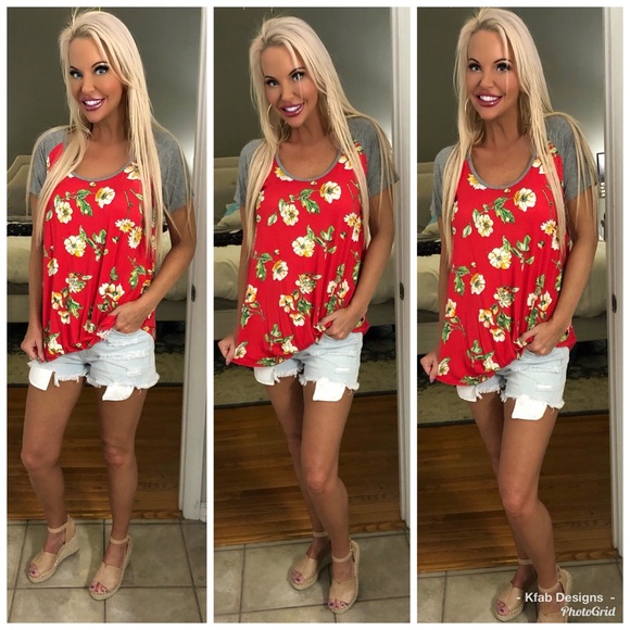 🥰LAST 1! Red Floral Side Twist Color Block Top! - Picture 2 of 6
